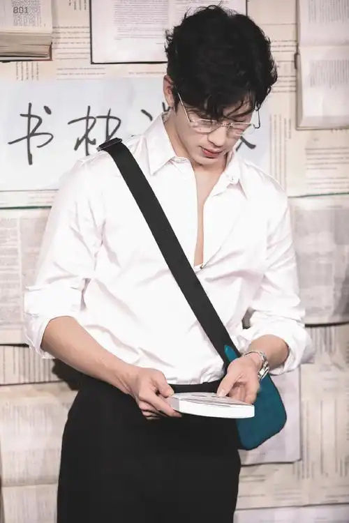 井柏然超话98#万宝龙全球品牌大使井柏然#我说今天万宝龙年度最佳谁