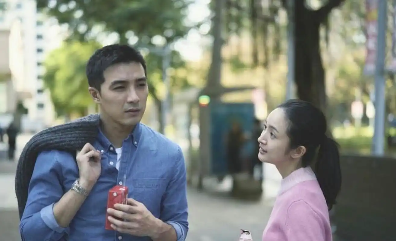 贺军翔和林依晨拍摄新戏《不够善良的我们》,有点认不出贺军翔了,更加