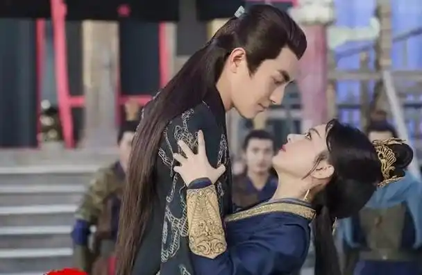 《追风者》3月21日,王一博,李沁主演的《追风者》台网联播.