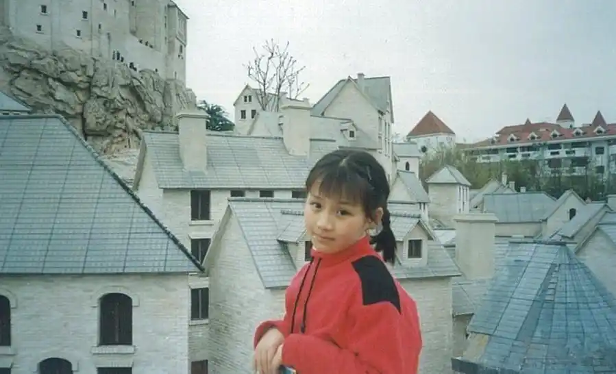 明星童年照大合集!马思纯萌 热巴似洋娃娃 谢娜童年照撞脸张杰