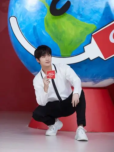 杨洋都穿了2018年必备网红老爹鞋时髦星人都会选择它