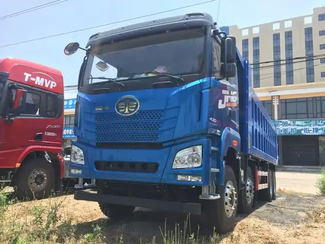 少见的蓝色涂装实拍解放jh68x4自卸车图片列表