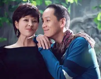 其实大家对于黄曼的个人感情一直非常关注,而且我们搜索黄曼老公的