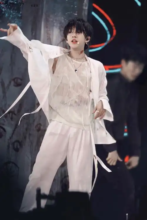 freedom_liberty-贺峻霖