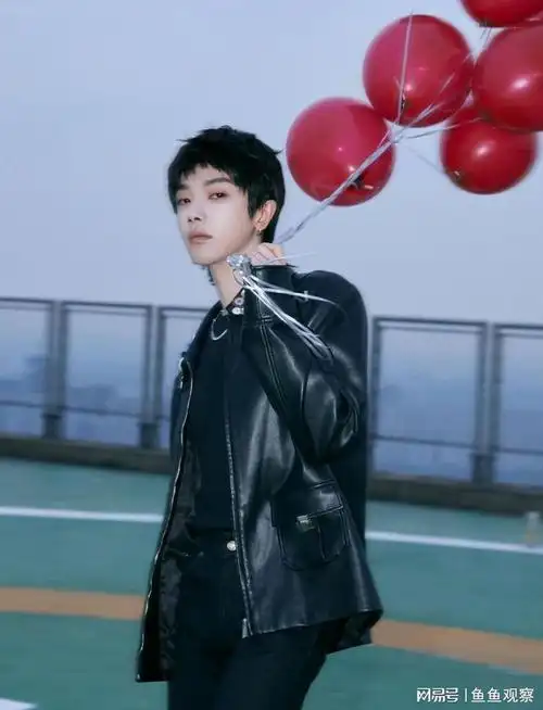 华晨宇最新品牌活动图暮色天台港风味十足