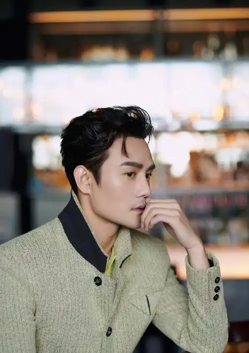 王凯空降成都,一如既往气质致胜_生活