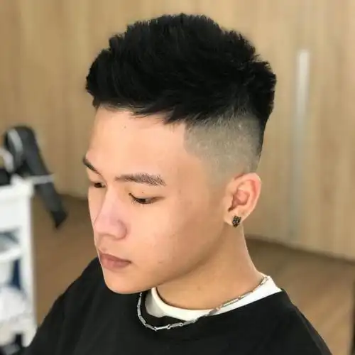 头发硬适合什么发型(男生"头发偏硬"适合剪什么发型?