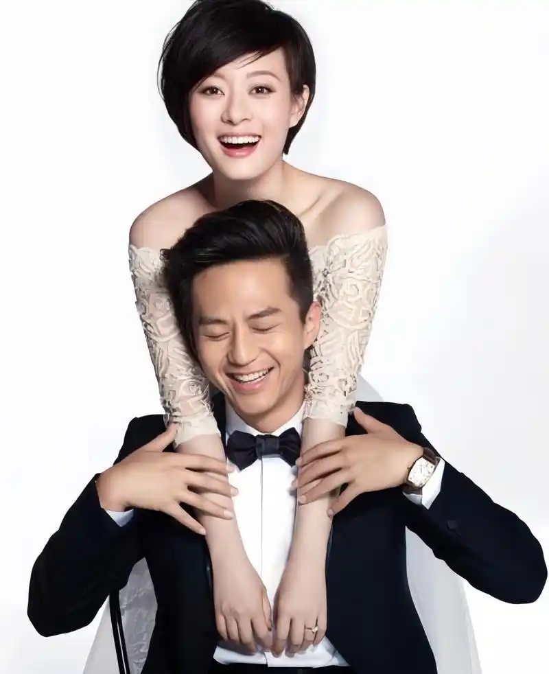 邓超是1979年出生,孙俪是1982年出生,两人年纪只相差3岁.