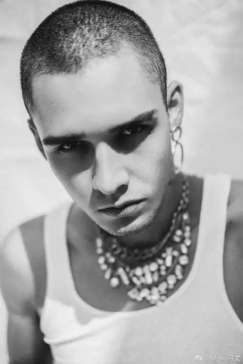 小鲜肉帅哥欧美寸头小鲜肉图片帅哥猛男文章小虾米