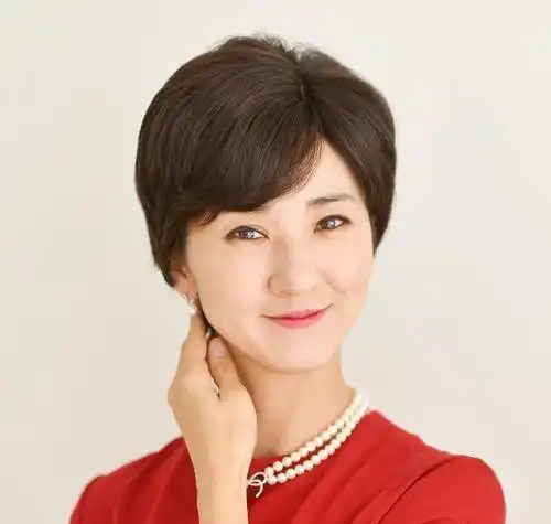 原创适合60岁70岁老人短发型简单利落显气质更有减龄感