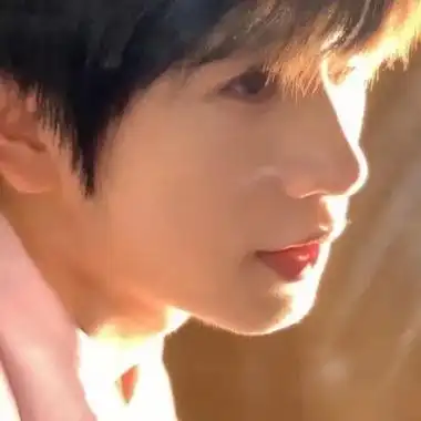 日系成熟又很冷酷帅气的高冷男头_男生头像_美头网