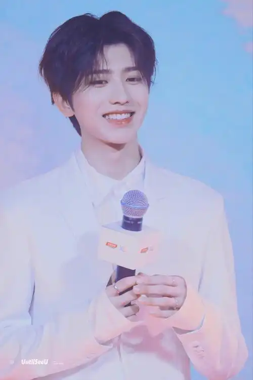 蔡徐坤白马王子/汤臣倍健/发布会