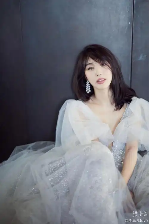 李菲儿加盟《吐槽大会》总决赛之后,显然关于她的槽点就是情感和作品.