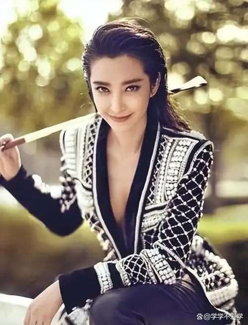 拍摄《巨齿鲨1》期间,大量动作戏导致李冰冰身体出现明显疲态,为了