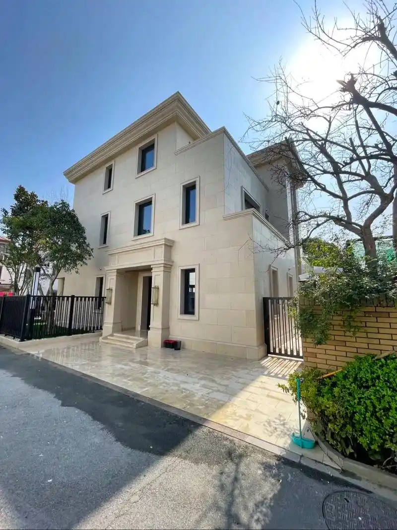 长宁西郊唯一全新豪华装修的品质别墅