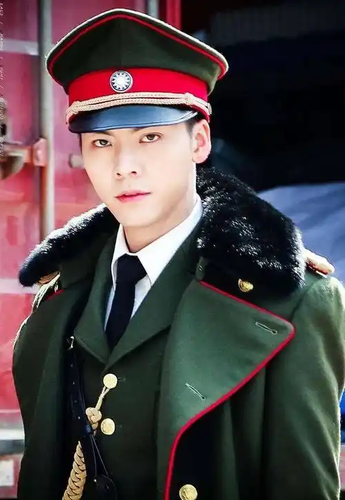在电视剧刚开播的时候,陈伟霆的造型和颜值一直被吐槽,称他不适合古装