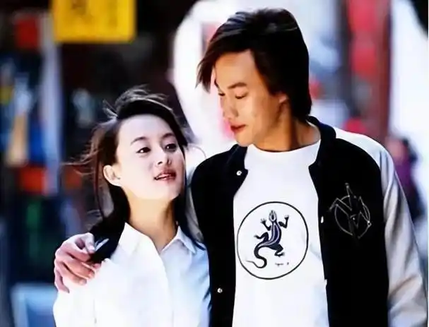 何润东:久违孙俪娶平凡妻子,如今48岁无儿无女和娇妻作伴