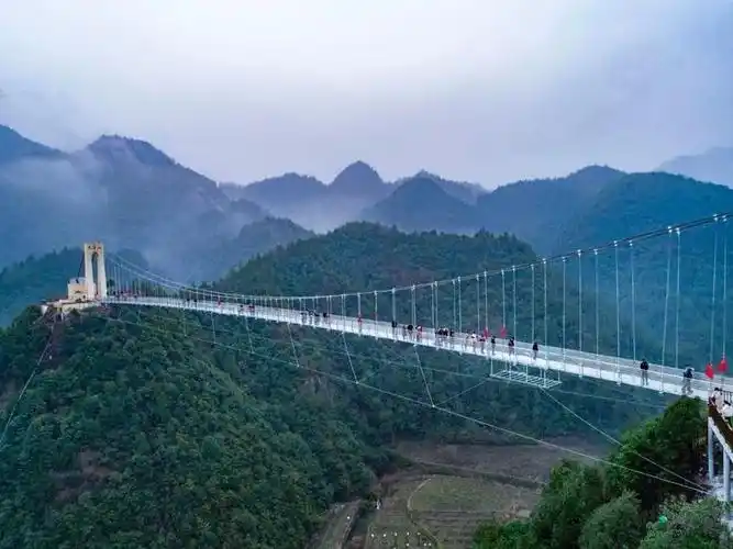 桐庐附近玻璃桥