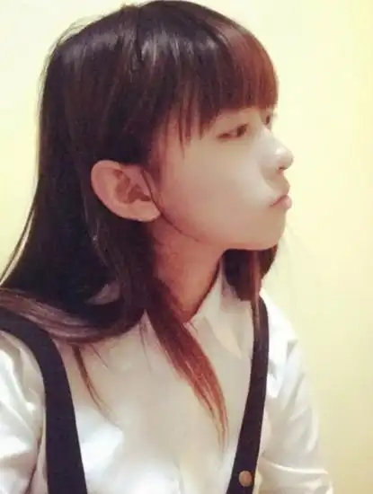 "小雨"尤浩然女友私照曝光 甜美萝莉范儿十足(5)