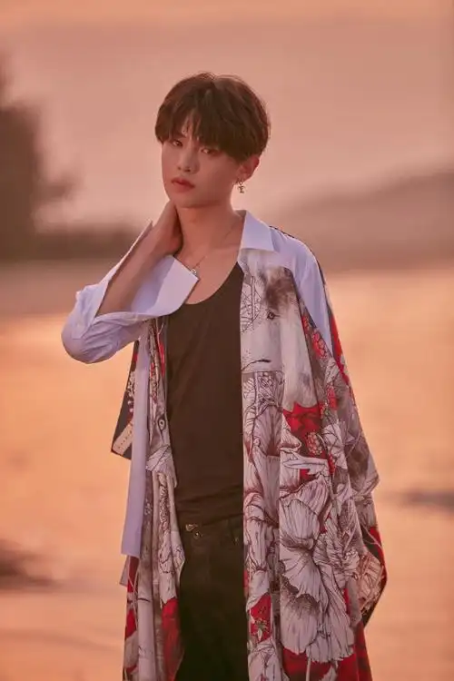 data-lemmaid="21506312">黄明昊 /a>演唱,创作rap词的歌曲,于2021年7