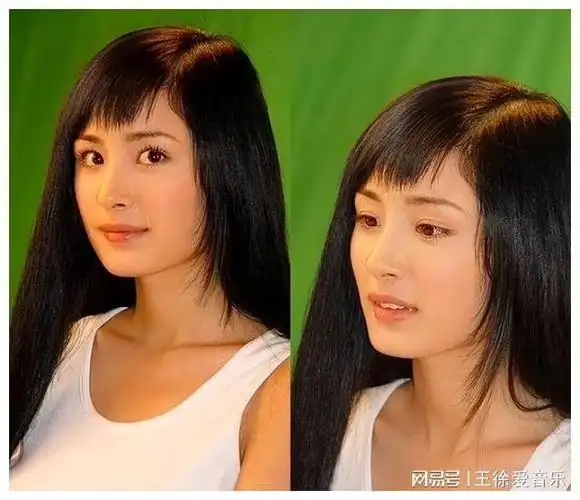 有网友找出了杨幂以前的照片,照片中的杨幂下颌角较方,当然,就和其他