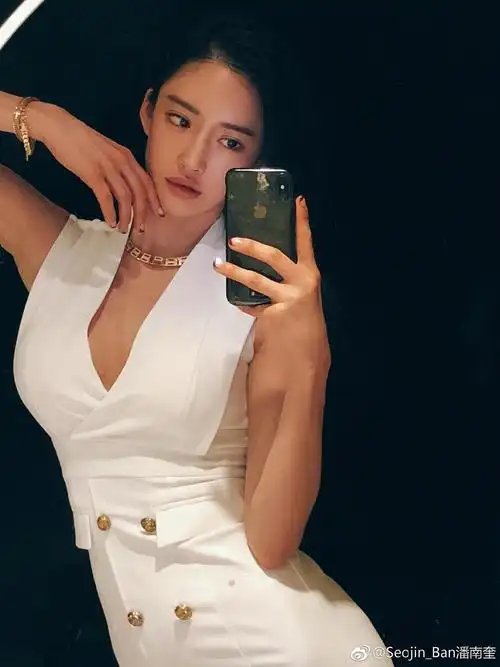 韩国女神潘南奎口水图片!