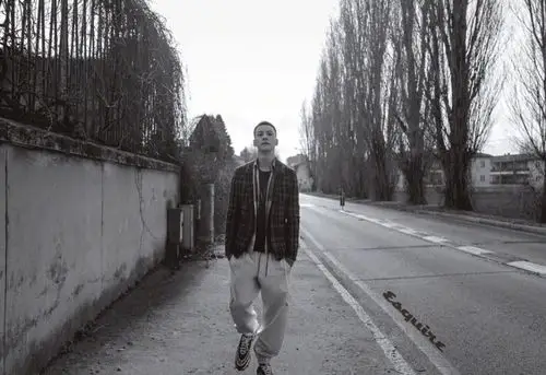 杨洋,陈伟霆等8位男星的平头造型,你最喜欢哪一位?