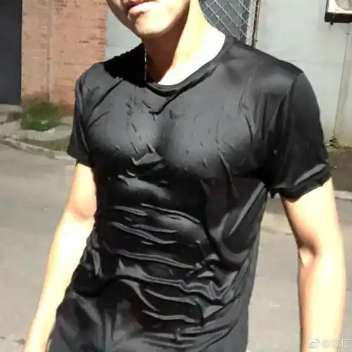 邓超晒腹肌照霸气放话你们努力也超不过我的张一山脱了看啊