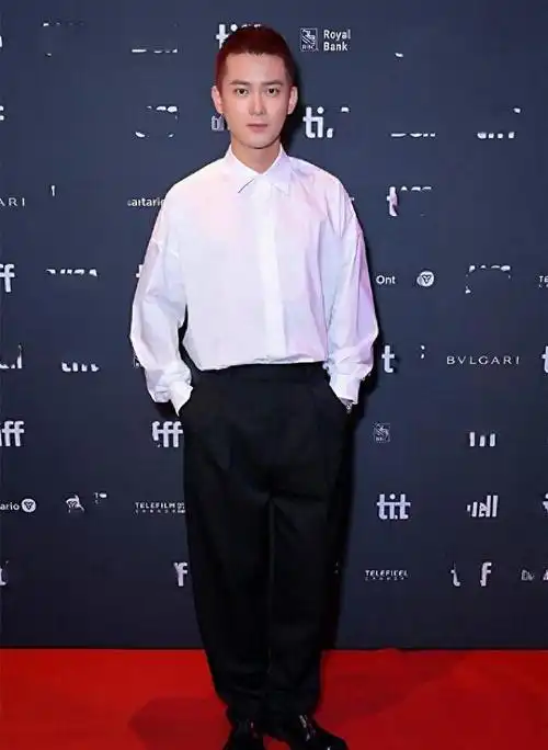 多伦多电影节红毯刘德华发射魅力劳模姐侧颜惊艳郭碧婷颜崩