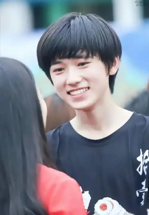 校服轩好萌啊(2961 . 6129)#宋亚轩