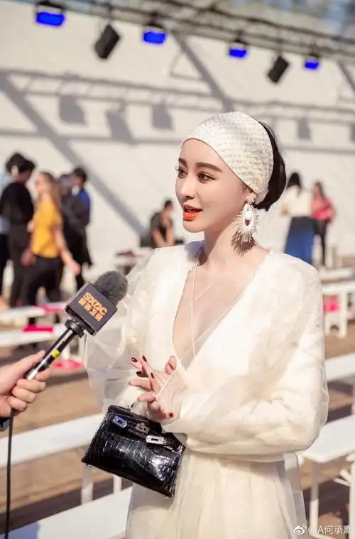 "小范冰冰"开始各种活跃!