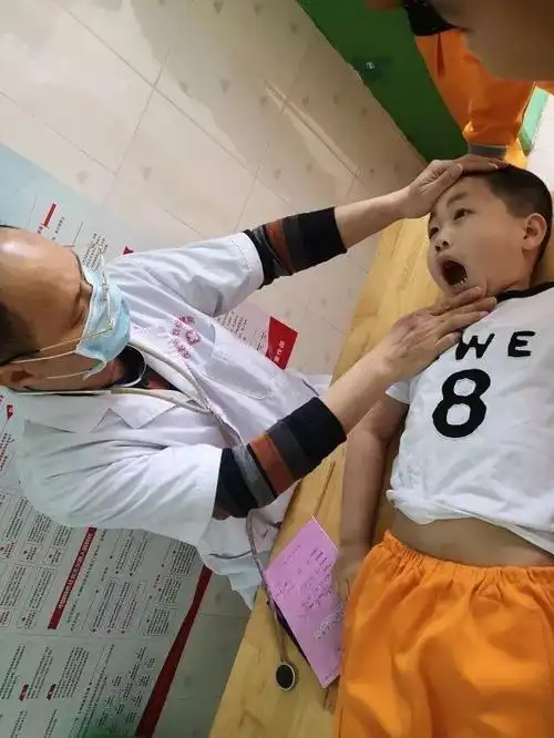 健康体检快乐成长茂名市一幼萌娃们体检啦