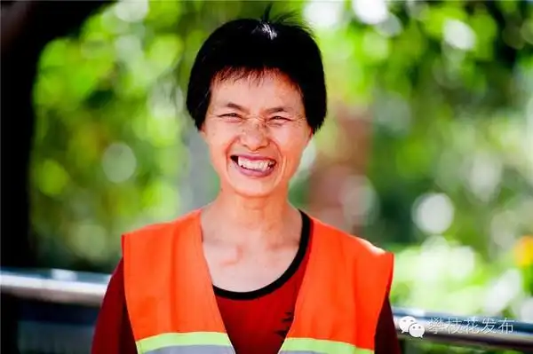 五十张笑脸照,记录攀枝花人平淡幸福的生活.