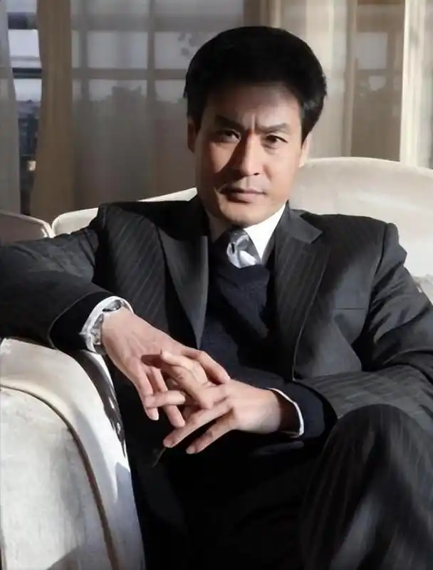 陈锐:实力演员的人生经历 陈锐,资深演员,演技和人品堪称一流,曾面临