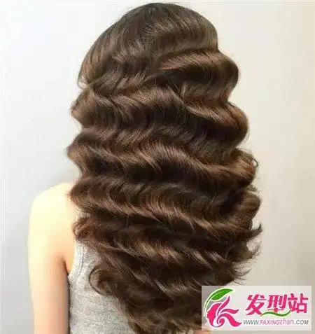 贵妇复古波纹烫发四十岁女士发型