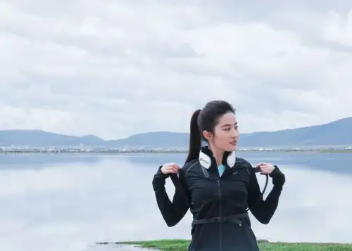 [百度菲吧]温碧泉广告拍摄独家花絮照片