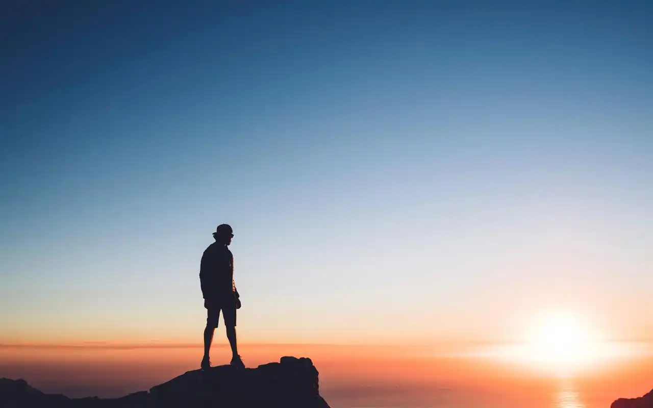 逆光人像剪影高清电脑桌面壁纸