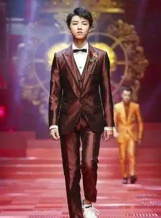 王俊凯宋威龙彤在1999年是个小鲜肉,但他的节目表现却被称为"外甥"