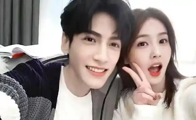 罗云熙拍完"大婚",迟迟出不了戏,他和白鹿能吻出真感情吗?