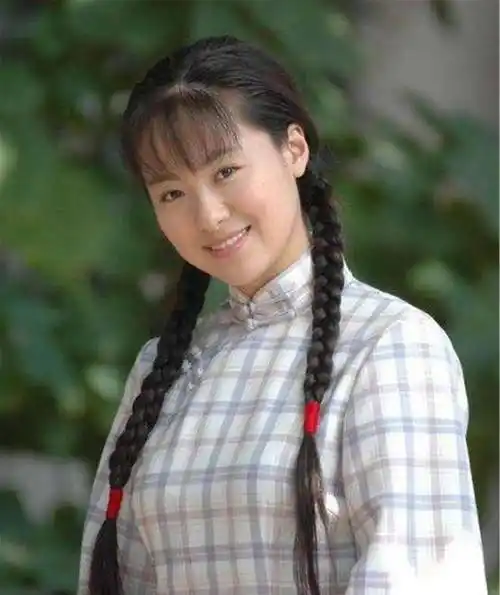 聂远10年的挚爱沈傲君:33岁嫁"皇室",今把生活过成诗_时间_中年人