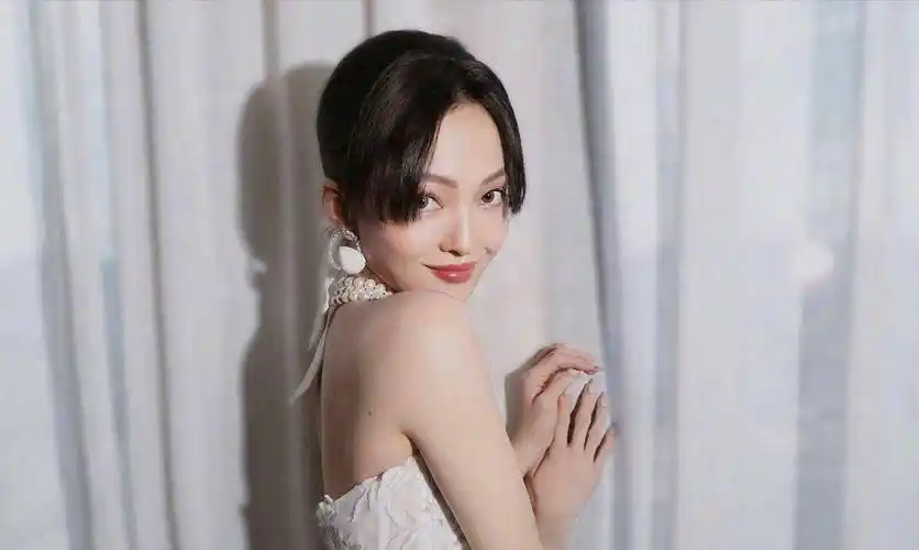 原创13年后张韶涵首谈家人背叛父母如吸血鬼