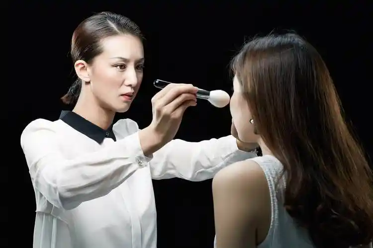 30岁学化妆算不算晚