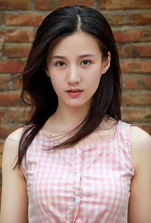 徐悦,1989年10月3日出生于北京,中国内地女演员,毕业于中国传媒大学.