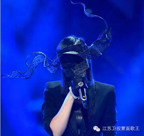 谭维维众望所归揭面《蒙面歌王》