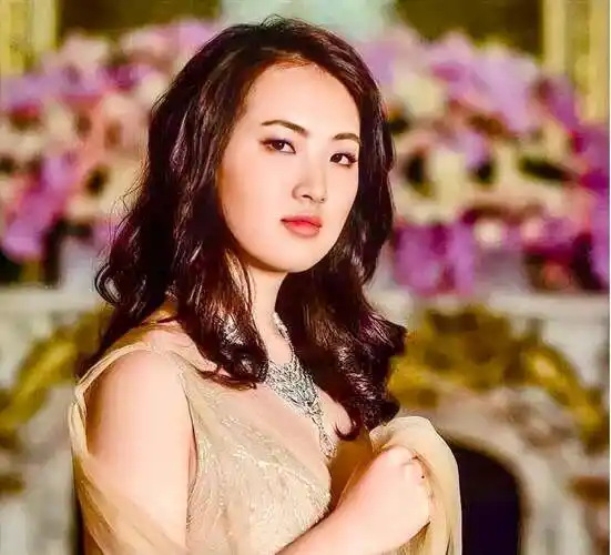 华为二公主姚安娜:从哈佛走向娱乐圈,新剧《猎冰》引爆荧屏!