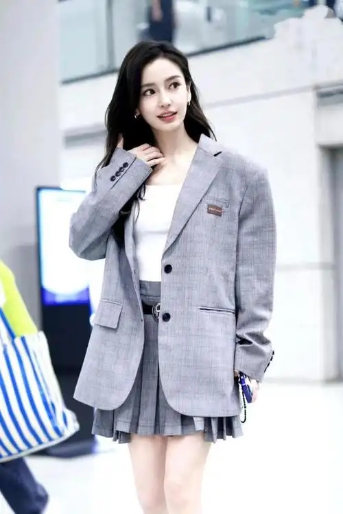 穿搭|马丁靴|好身材|杨颖(十六国)_网易订阅