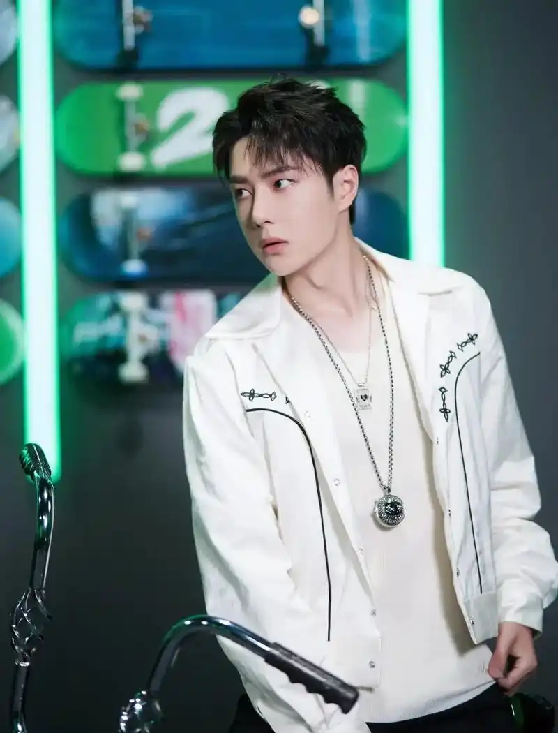 好帅啊啊啊啊王队长000000#这造型太绝#王一博这就是街舞 - 抖