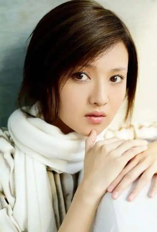 李小晚的扮演者(她43岁"扮嫩"成23岁少女?网友:不用扮,就很嫩…)