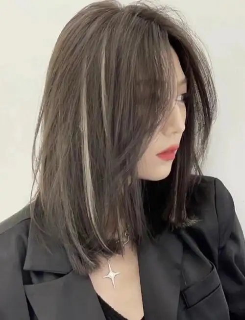 显白发色搭配挑染