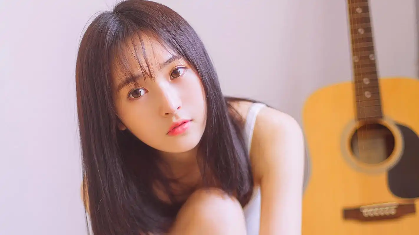 清纯养眼治愈系美女居家写真桌面壁纸